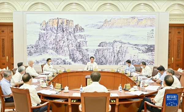 十三届全国人大常委会举行第一百二十一次委员长会议 审议有关法律草案 栗战书主持